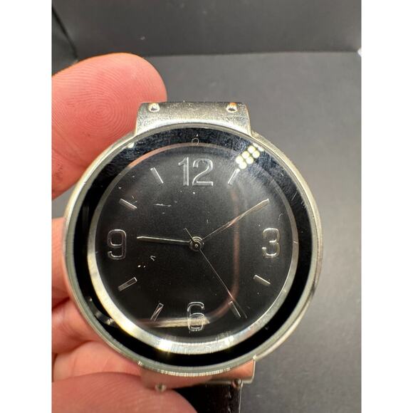 Collectible E. Gluck Corporation 78/1004 Wristwatch Y121E Black Leather Band